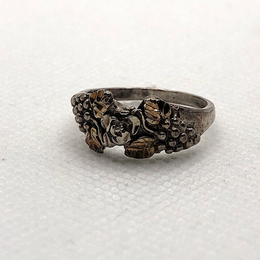 .925 & Gold Inlay Grapevine Ring